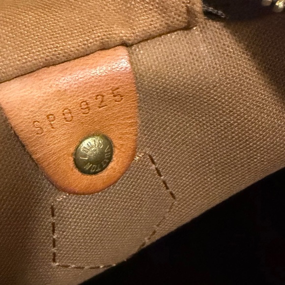Louis Vuitton Speedy 30 Brown Monogram Satchel - Picture 10 of 10